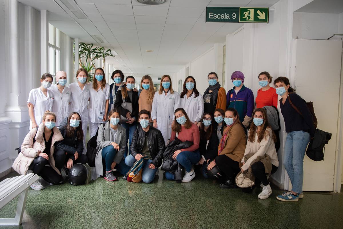 Grupo de estudiantes de Enfermería la Universidad de Barcelona que participaron en el estudio ‘Experiencias de estudiantes de Enfermería como ayuda sanitaria durante la pandemia de la covid-19 en España: un estudio de investigación fenenológica’.